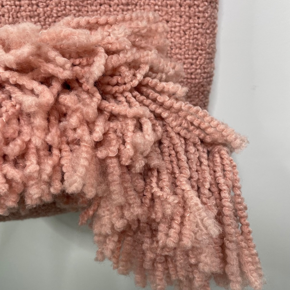 Frye Oversized Boucle Throw Fringe Rose Pink 50x70 Blanket TH5923MR-9101 NEW - Picture 5 of 7